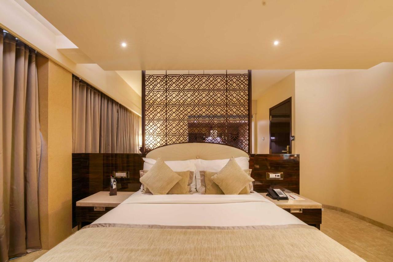 Sai Palace Grand, Malad Bombaj Zewnętrze zdjęcie
