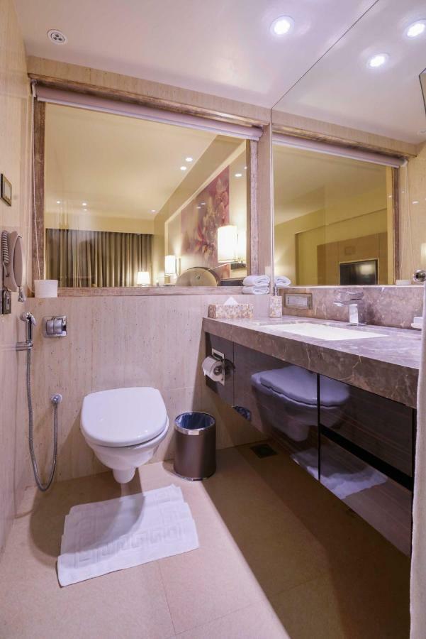 Sai Palace Grand, Malad Bombaj Zewnętrze zdjęcie