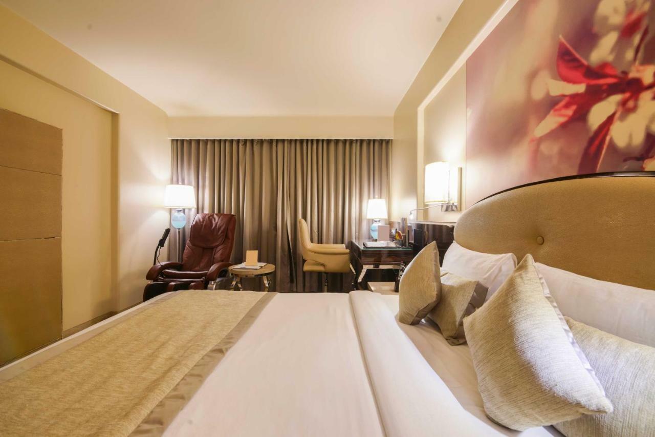 Sai Palace Grand, Malad Bombaj Zewnętrze zdjęcie